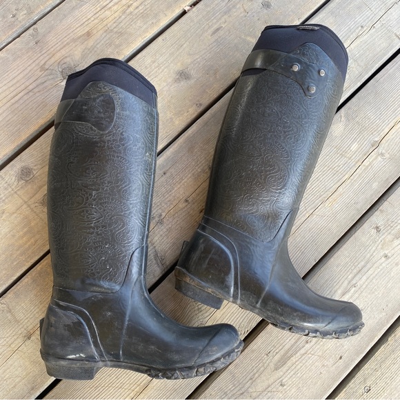 BOGS Tall Rubber Boots - Picture 7 of 10